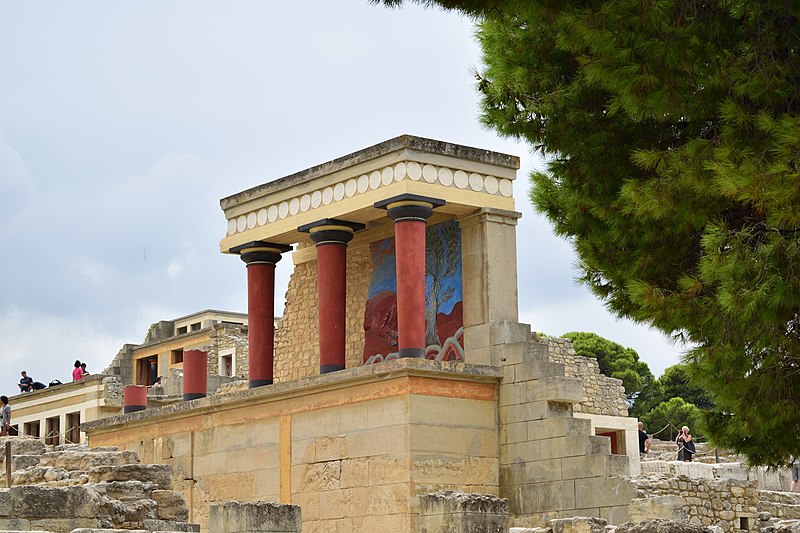 800px Knossos palace - from Wikimedia Commons